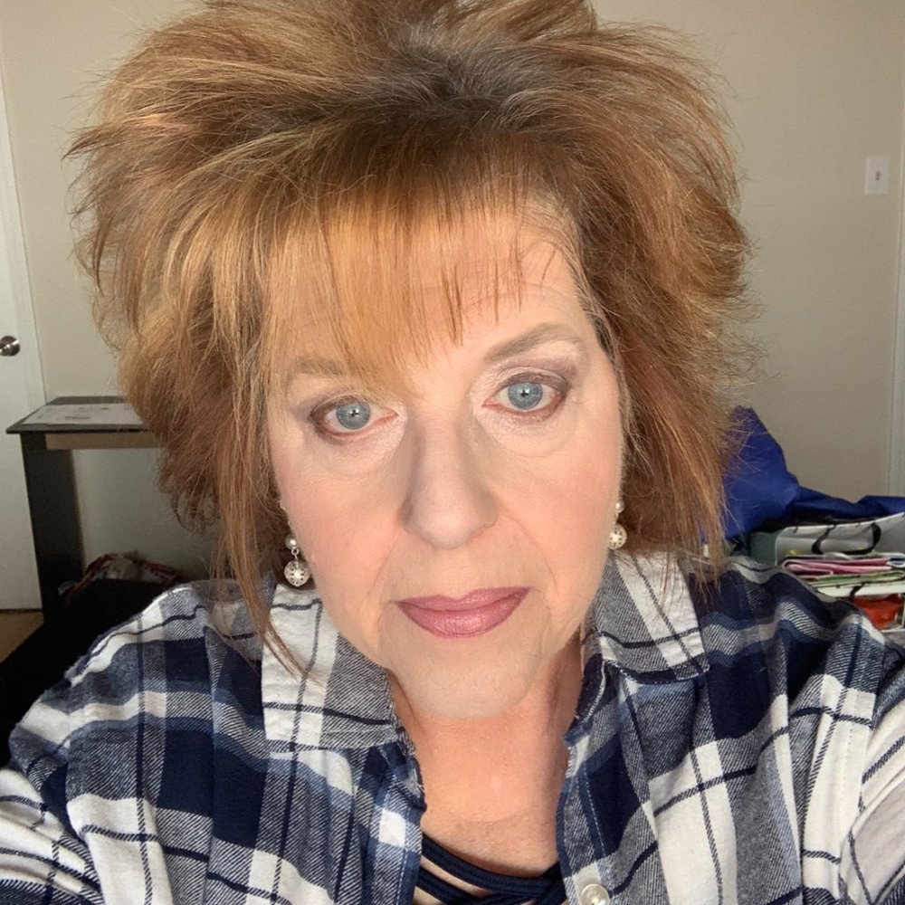 Meet your Posher, Beth, The BUNDLE QUEEN & Direct Selling Nana